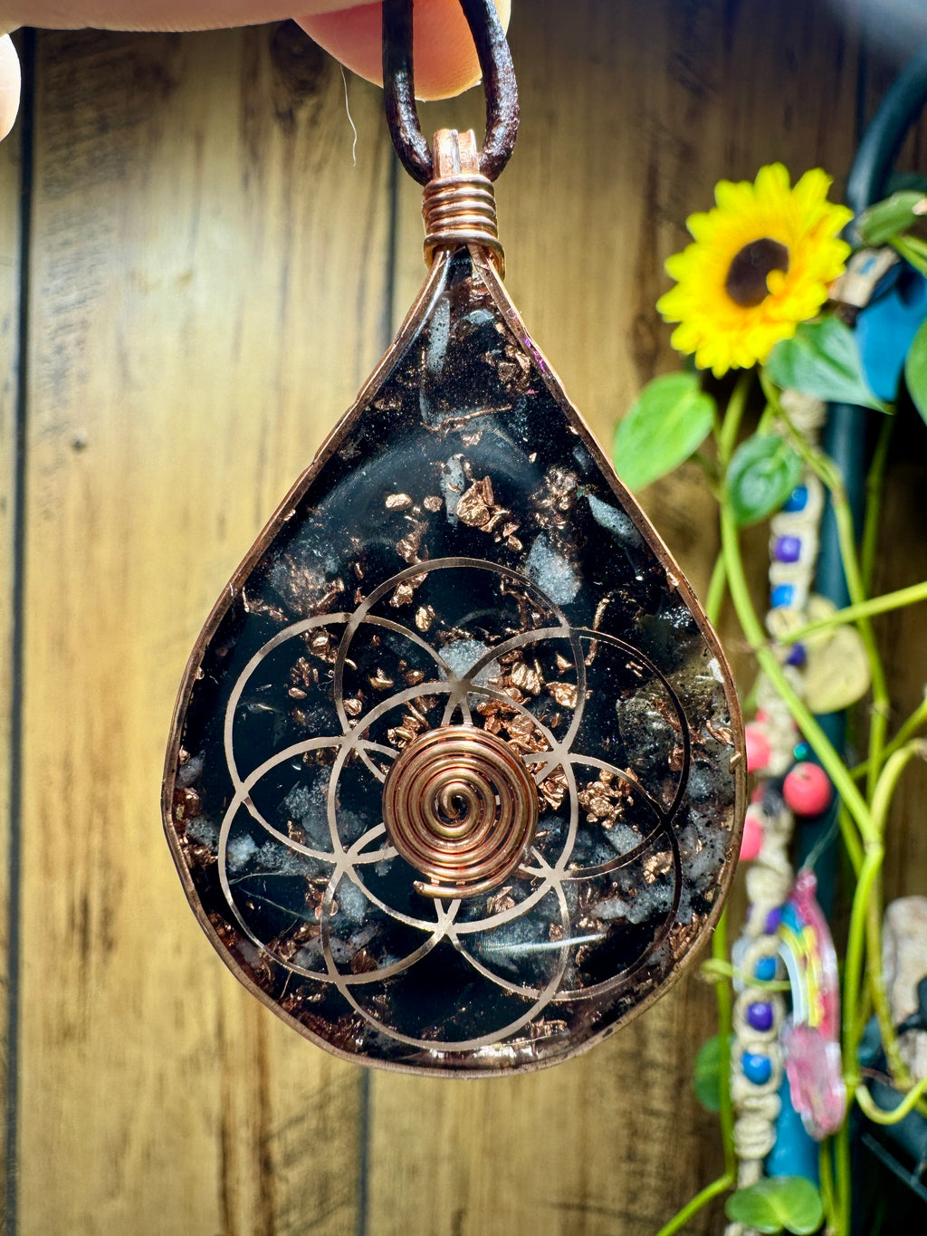 “Free Your Mind”(Glow)