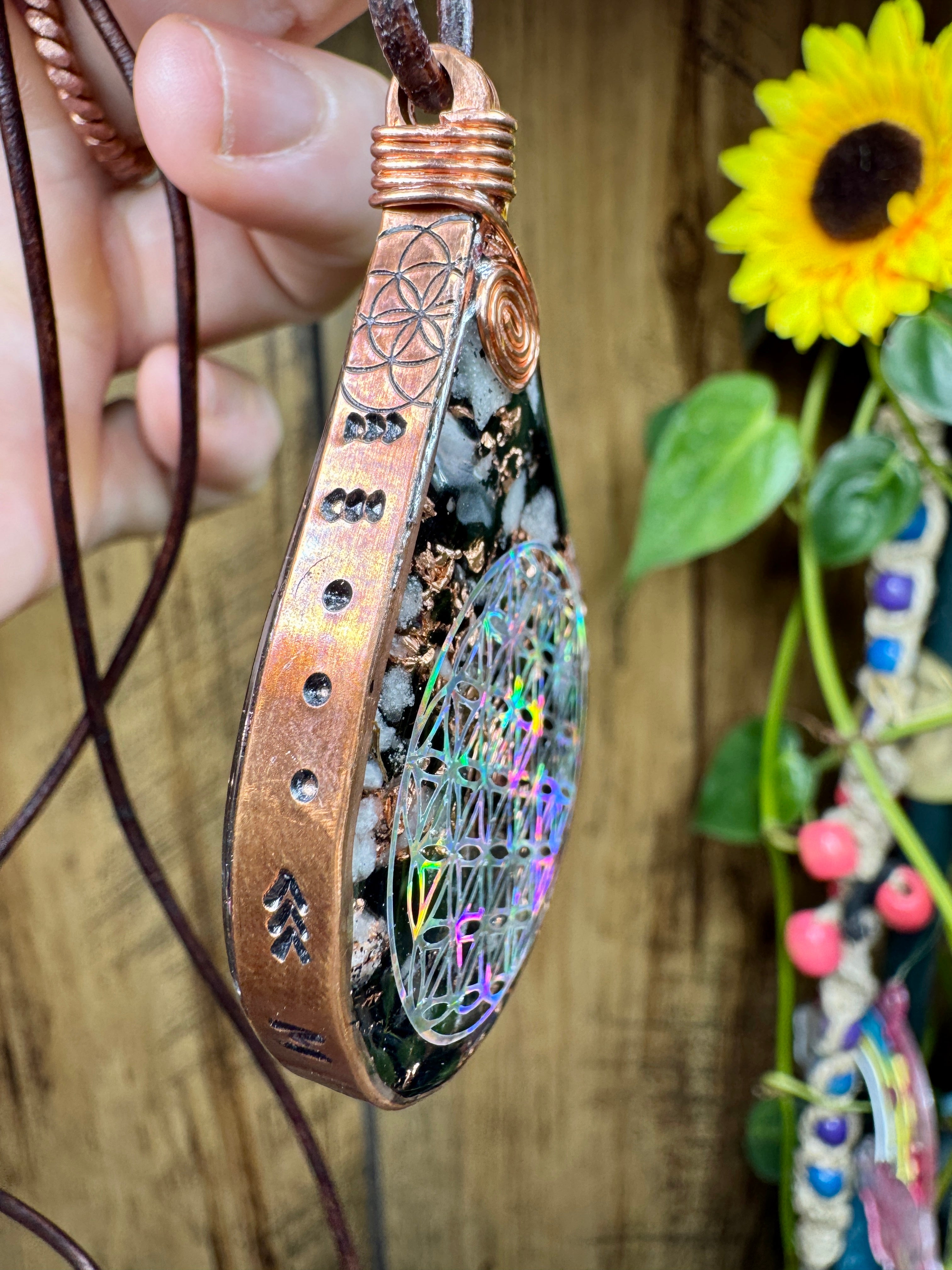 “Magnetic” (Glow)