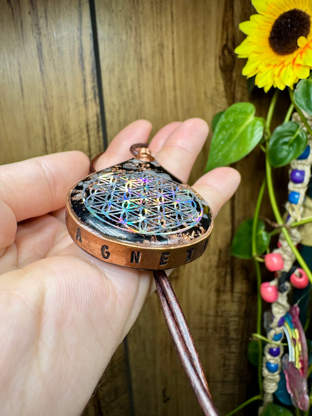 “Magnetic” (Glow)