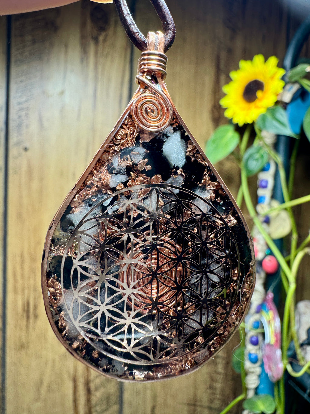 “Free Your Mind”(Glow)