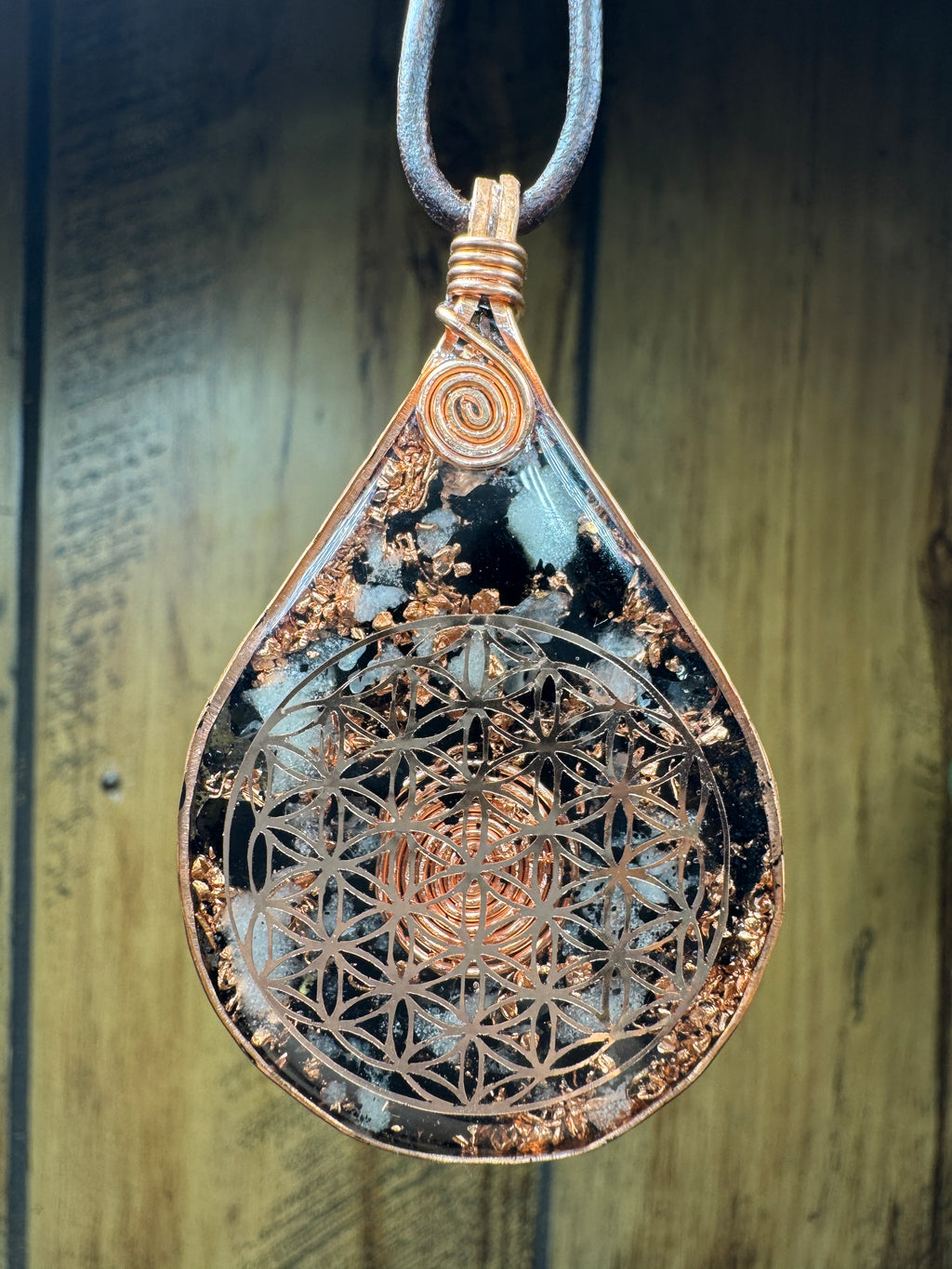 “Free Your Mind”(Glow)