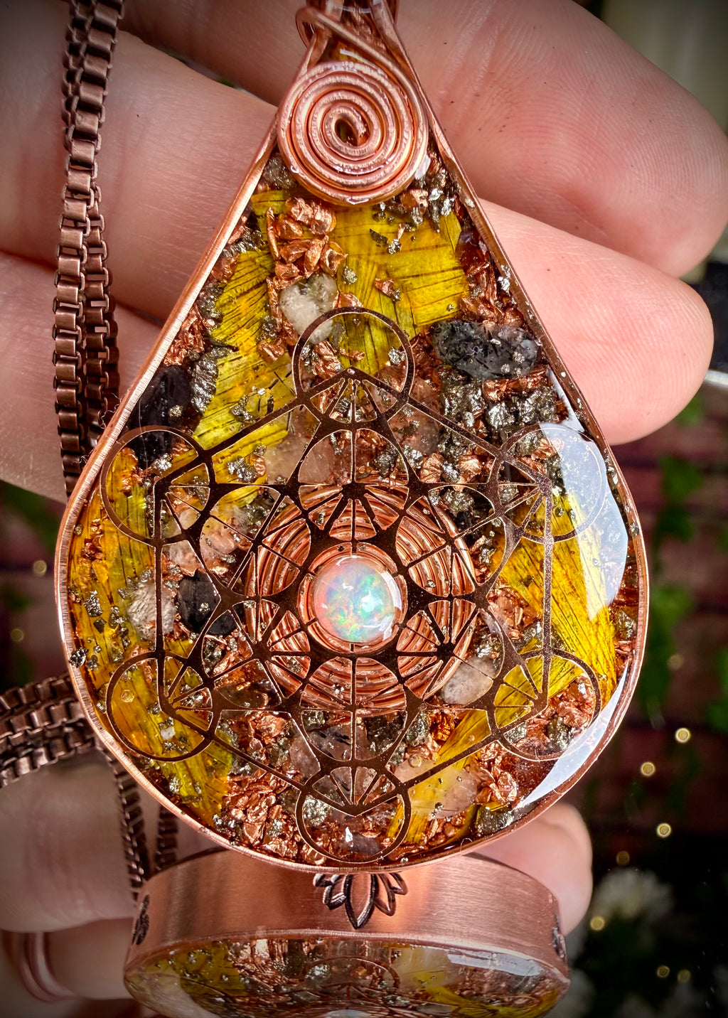 🌻Sunflower Petal Orgonite w/ Pyrite & Citrine