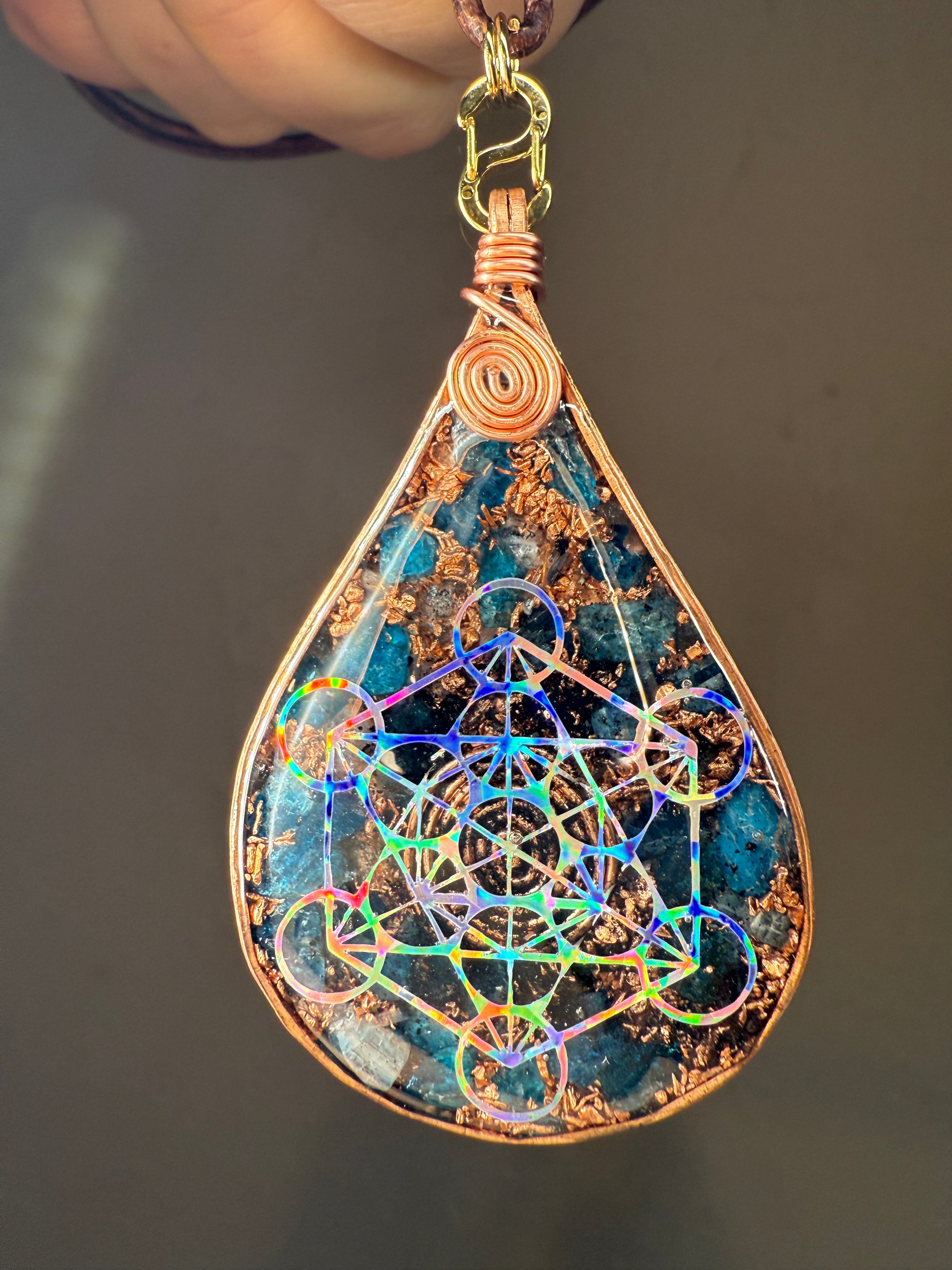 Breathe and let go~ Blue Apatite & Selenite