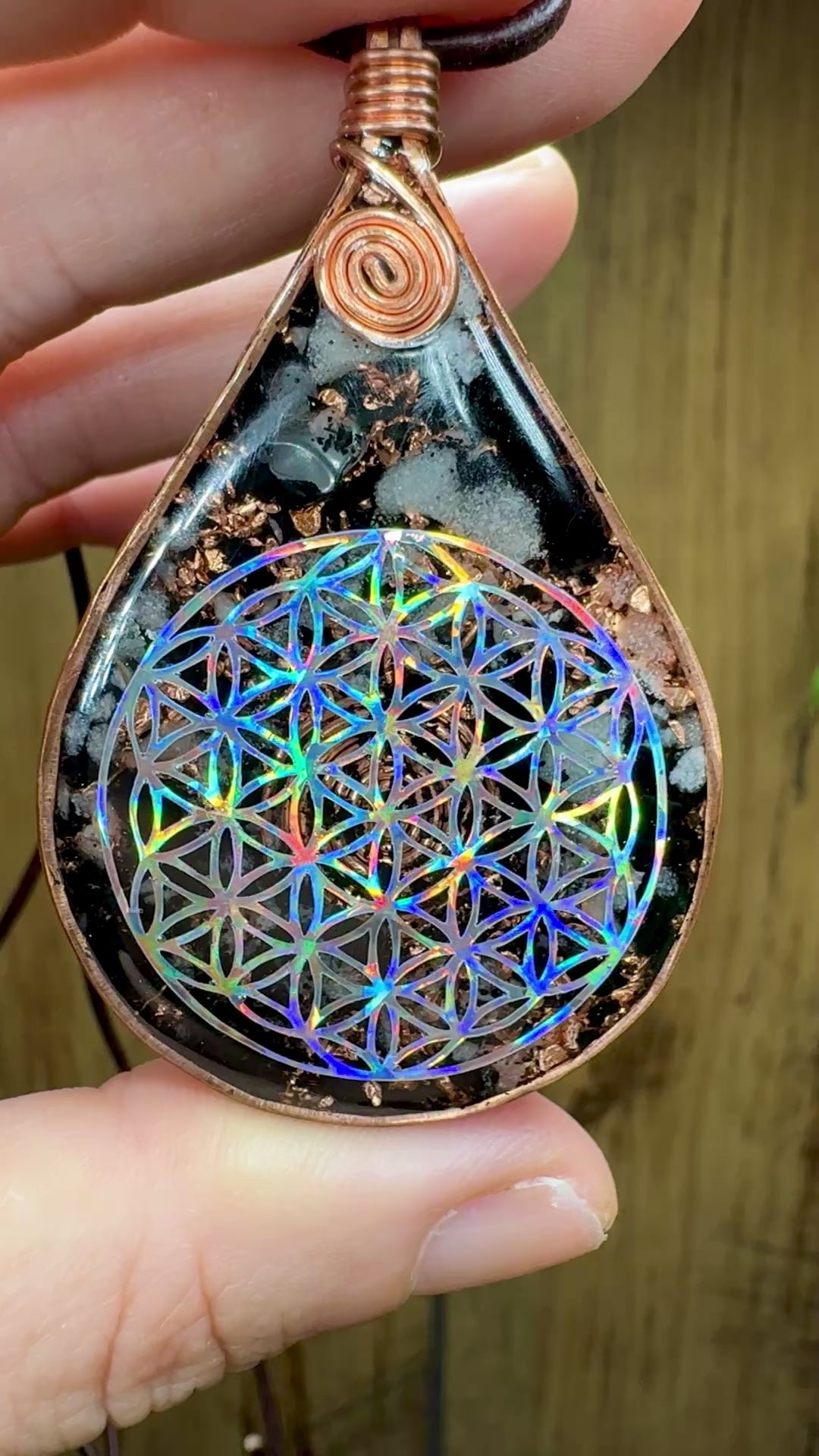 “Magnetic” (Glow)